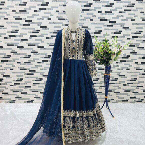 KID GIRL'S DRESS - Picture 6 of 16